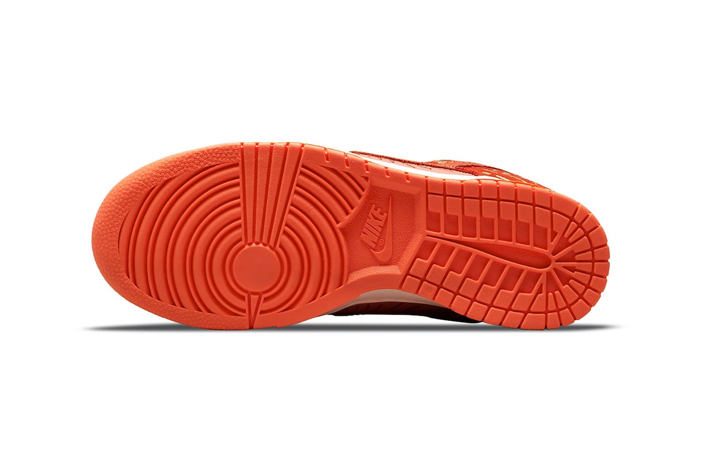 https   sneakerspirit.com 2021 12 nike dunk low winter solstice team orange crimson bliss 7