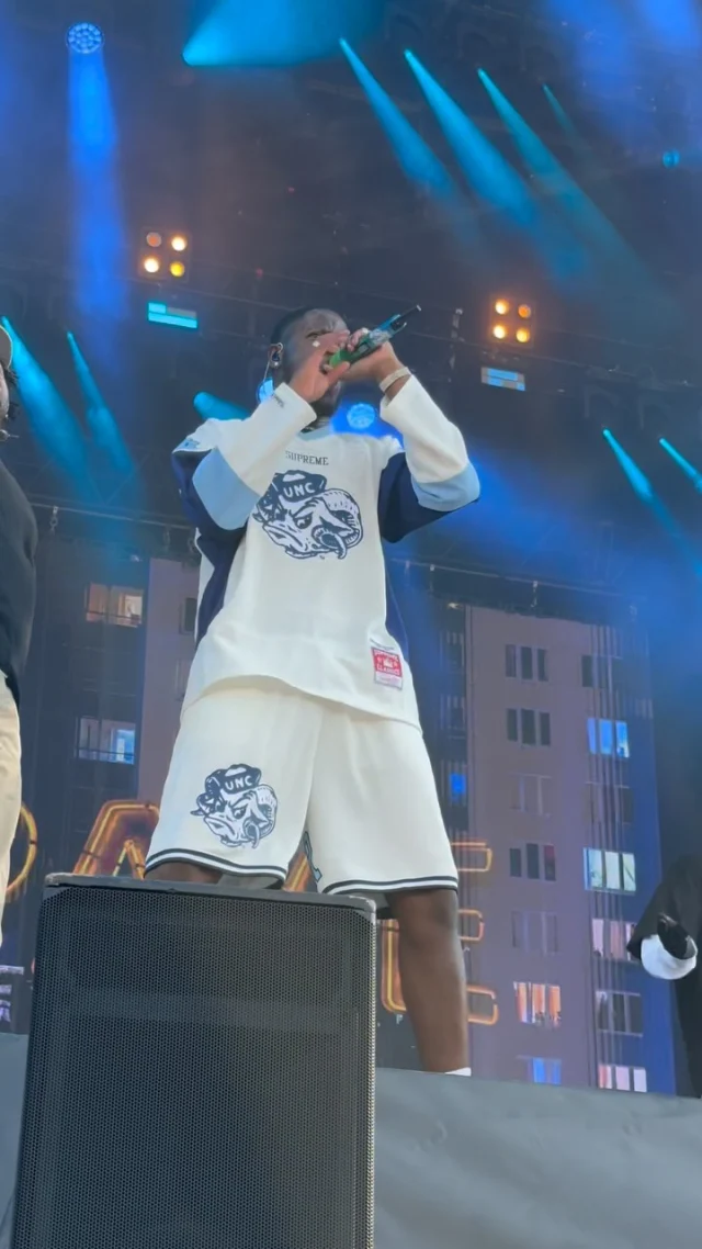 @franglish arrive sur scène à @lollapaloozafr.